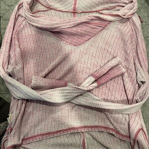 Free People light weight cropped shirt